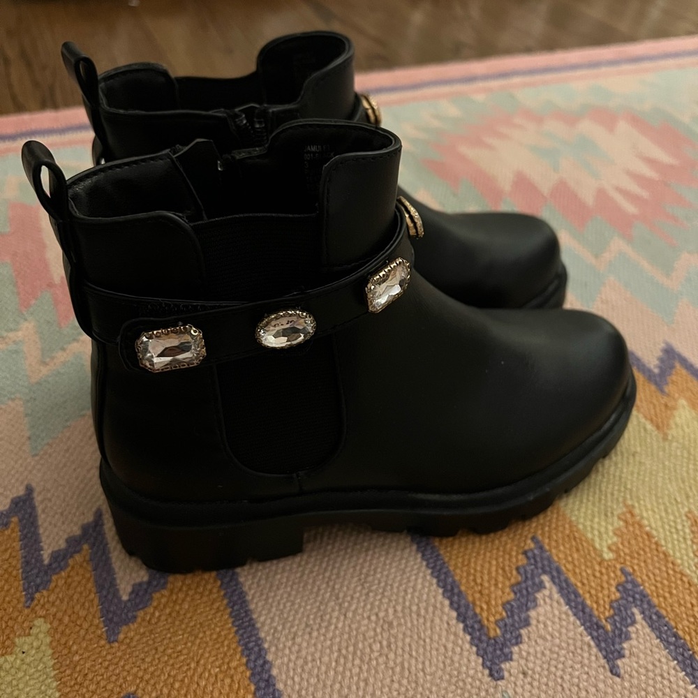 Steve Madden Amulet booties for girls. Size 3